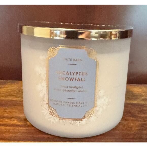 NEW Bath & Body Works White Barn Eucalyptus Candle - Picture 1 of 7